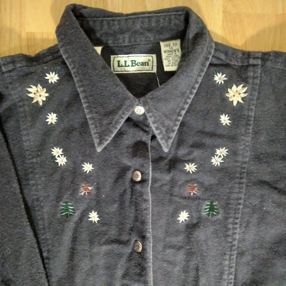 Vintage L.L. Bean Floral Embroidered Button Down Shirt